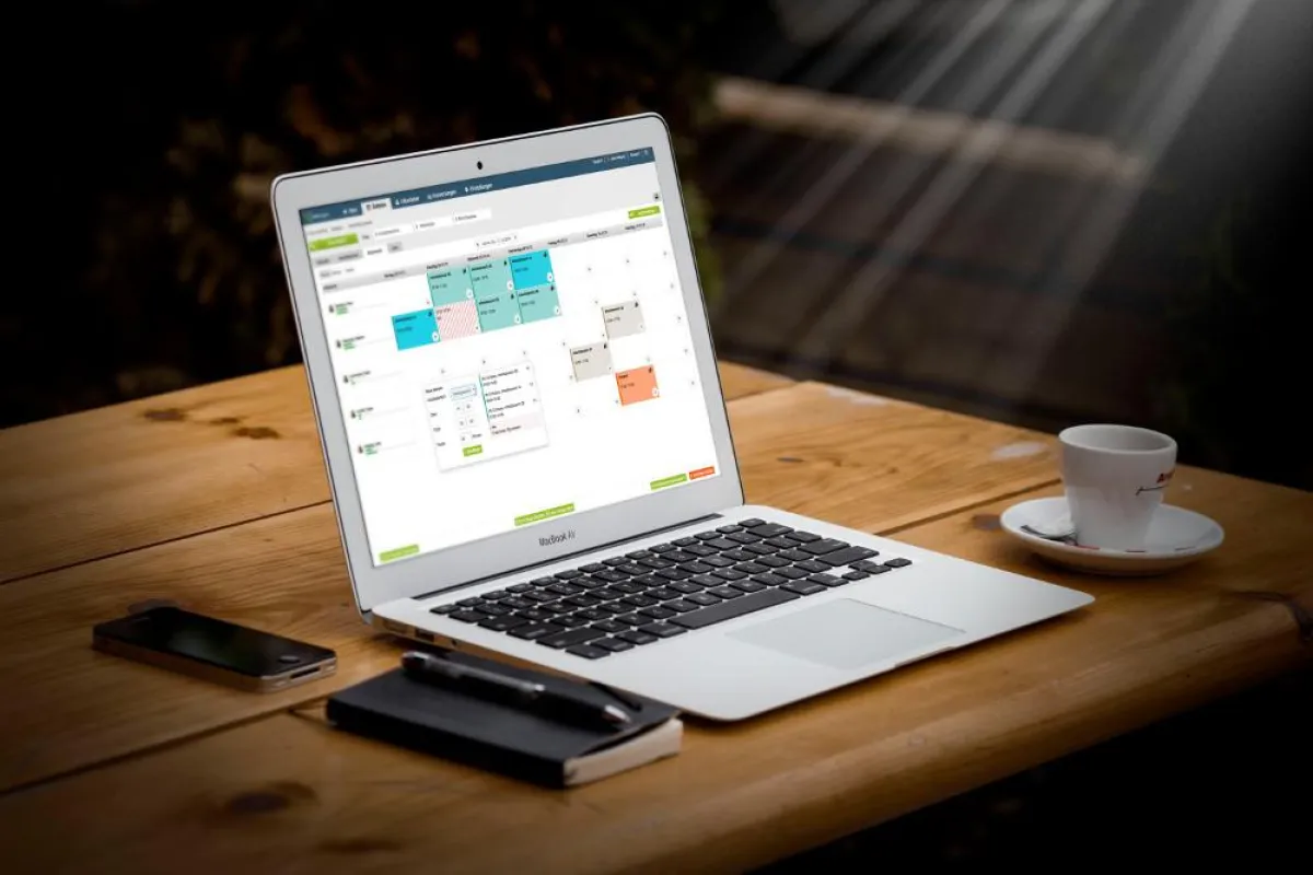 Online-Dienstplanung mit ShiftJuggler