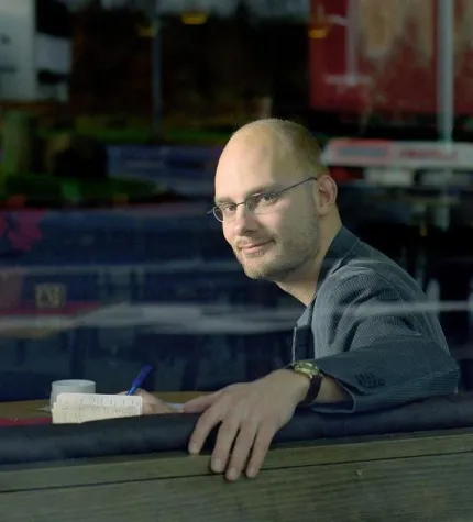 Bild: TatWort: GAST-HAUS e.V. – Oliver Uschmann und Slowtide unter einem Dach