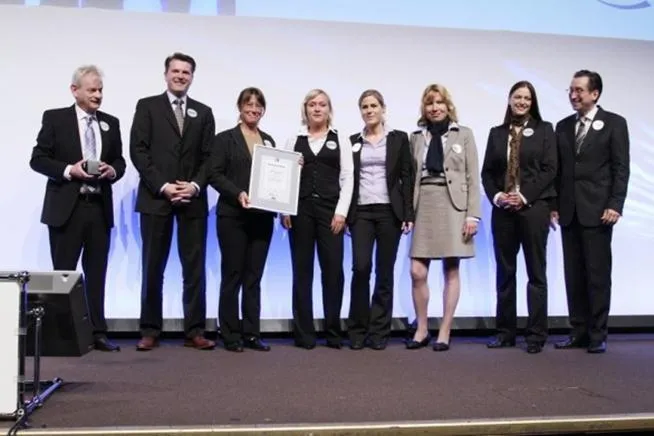 ControllerPreis 2011 für "Initiativencontrolling McCafé" Bild: ControllerPreis 2011 für "Initiativencontrolling McCafé"
