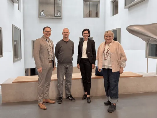 Vom Informatik-Labor ins Klassenzimmer Bild: Vom Informatik-Labor ins Klassenzimmer