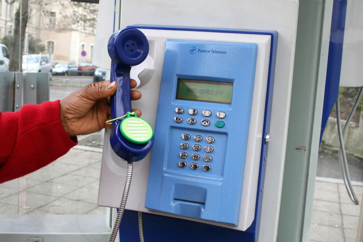 Ohne Ansteckungsgefahr öffentlich telefonieren: Das patentierte Preserphone Contact von International Preserphone