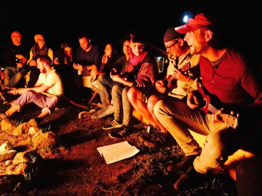 Bild: Analoges Energietanken im Ferienlager für Erwachsene