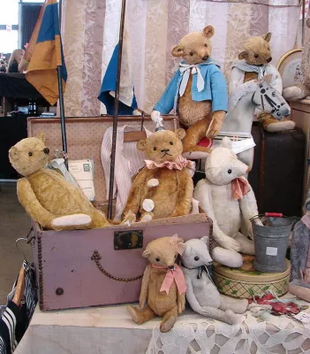 Bild: Leipziger Puppen- und Teddytag am 29. April 2012: Künstler und Fachhändler zu Gast im Gohliser Schlösschen