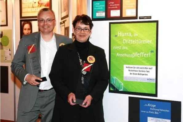 Bild: „Hurra, der Dritteltürmer niest den Siegpfeffer!“ - „Verhörer-Kampagne“ gewinnt COMPRIX für Medizintechnik