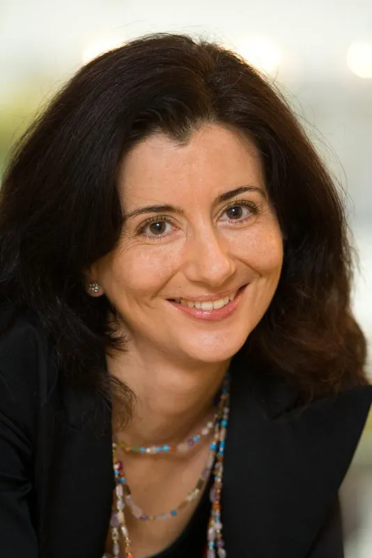Die erfahrene Yogatrainerin Sheyda Schreiber bietet auch Business-Yoga für Unternehmen an