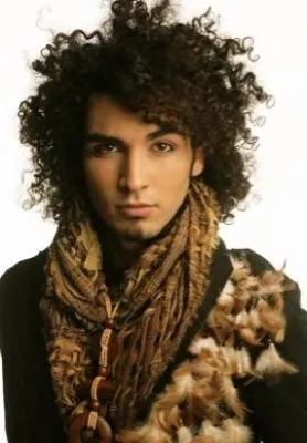 Bild: Suprise auf dem Catwalk - "Popstars"-Mehdi tritt beim öffentlichen "walk of fashion" in Berlin auf