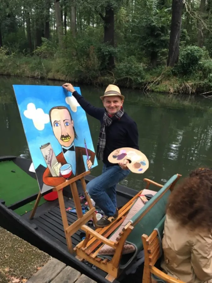 Künstler Jim Avignon auf dem Spreewaldkahn (c) Uwe Leo