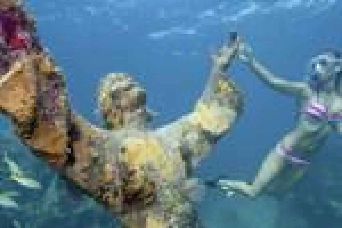 Christ of the Abyss (c) Stephen Frink Florida Keys News Bureau