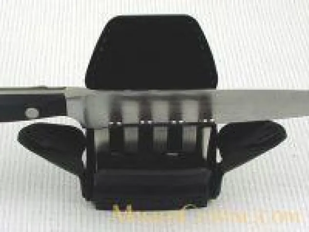 Bild: Nachschärfen von Messerklingen