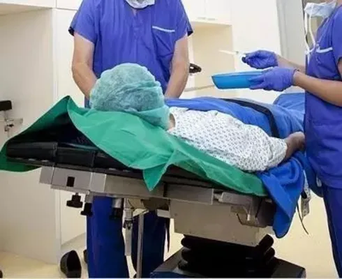 Bild: Häufige Fragen zu neuen Methoden und Behandlungs-Möglichkeiten bei einer Bandscheiben Operation