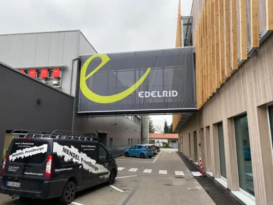 Bild: Großbanner / Werbeplane vom Druck bis zur Montage alles aus einer Hand (Großformatdruck, Bauzaunplane)