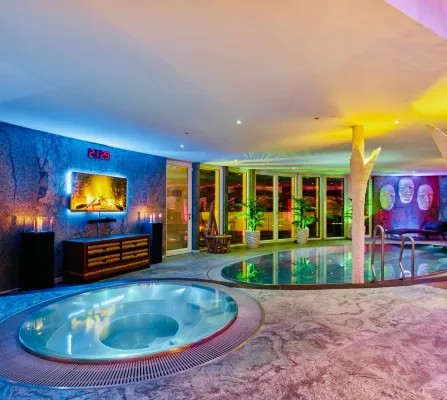 Jahresendspurt mit Wohlfühlmomenten: Sauna, Wellness und Bodycare zur Kuschelzeit Bild: Jahresendspurt mit Wohlfühlmomenten: Sauna, Wellness und Bodycare zur Kuschelzeit