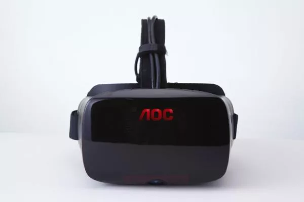 Weltpremiere auf der gamescom: AOC stellt mit seinem ersten VR-Headset ein wahrhaft immersives Display vor Bild: Weltpremiere auf der gamescom: AOC stellt mit seinem ersten VR-Headset ein wahrhaft immersives Display vor