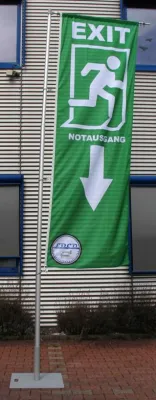 Bild: LOCO Veranstaltungsservice GmbH - Mietpark: mobile Fahnenmasten