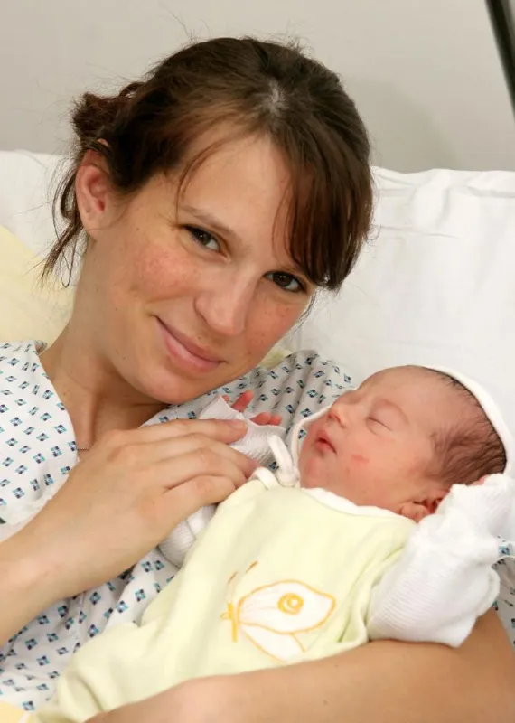 Nadine Lahn und Sohn Maximilian sind begeistert vom neuen Bio-Angebot im St. Joseph Krankenhaus