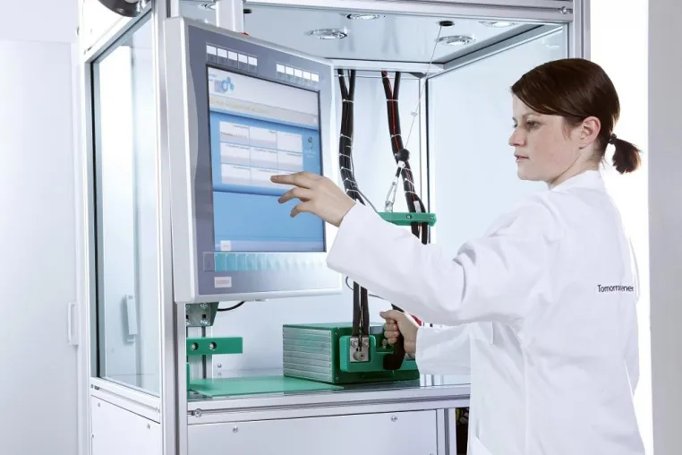 Bild: Ausgefeilte Testlösungen für die Batterieproduktion - FuelCon präsentiert neue Testsysteme