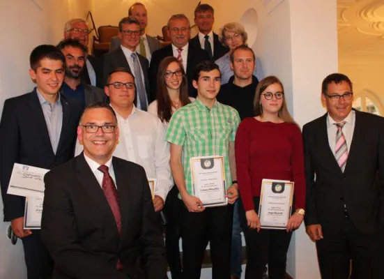 Gymnasialpreis Nachwachsende Rohstoffe Bild: Gymnasialpreis Nachwachsende Rohstoffe