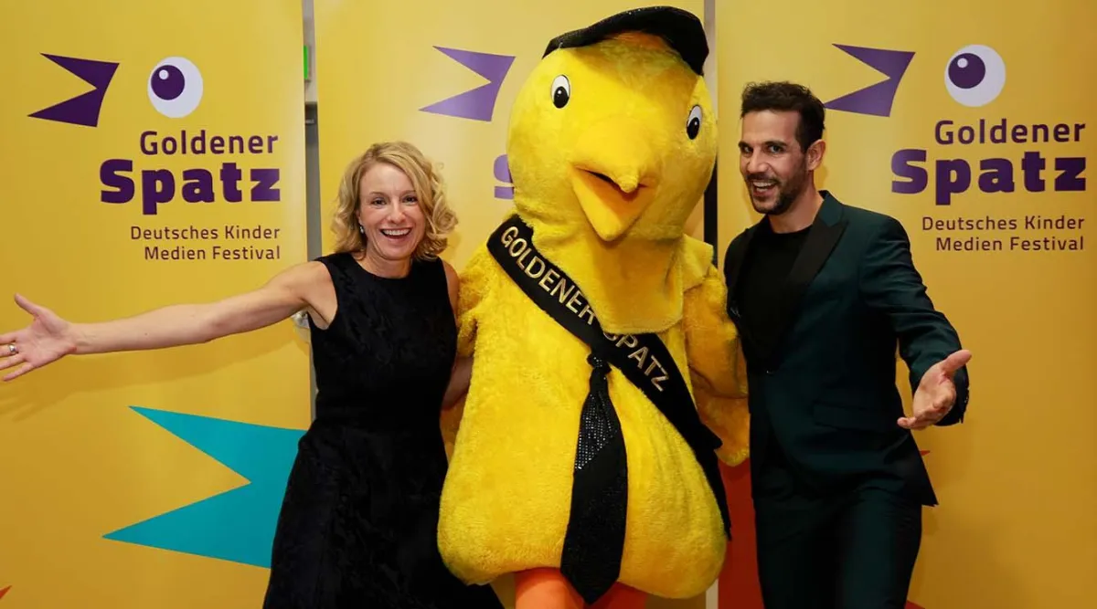 Festivalleiterin Nicola Jones und Moderator der Preisverleihung Daniele Rizzo_Quelle: GOLDENER SPATZ