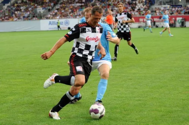 Bild: Kick für Kinder - Täglich Zusagen für Benefiz-Kick am 20. Juli