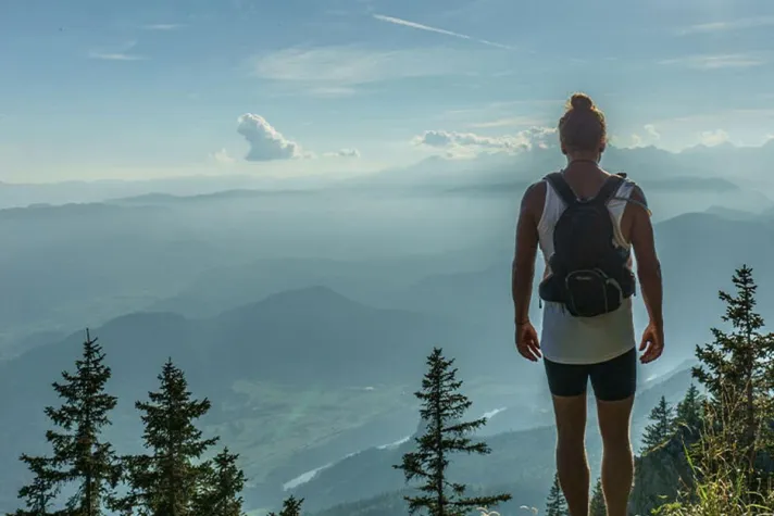 Bergfreunde und Shopmacher bilden eine Wachstums-Seilschaft Bild: Bergfreunde und Shopmacher bilden eine Wachstums-Seilschaft