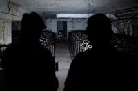 Erfolg: Aktuelle Bildaufnahmen zeigen das leere Schweinehochhaus- 2 Personen wegen Tierquälerei verurteilt Bild: Erfolg: Aktuelle Bildaufnahmen zeigen das leere Schweinehochhaus- 2 Personen wegen Tierquälerei verurteilt