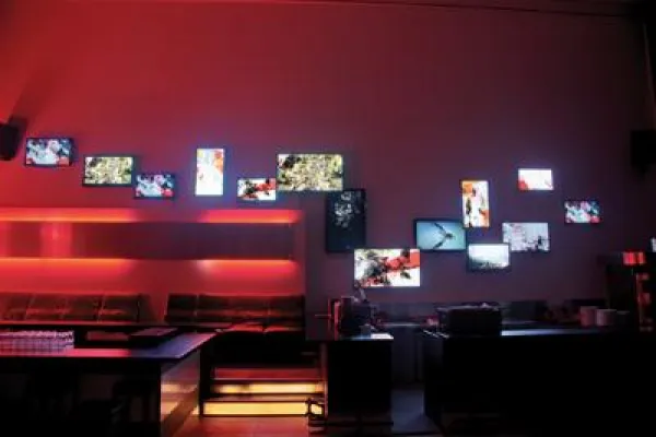 Bild: Grand Opening des Club „P1“ mit Installation „digital art cluster“