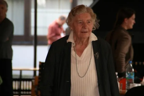 Armut verpflichtet? Leben zwischen gesellschaftlichen Anforderungen und Hilfen der modernen Armenfürsorge Bild: Armut verpflichtet? Leben zwischen gesellschaftlichen Anforderungen und Hilfen der modernen Armenfürsorge