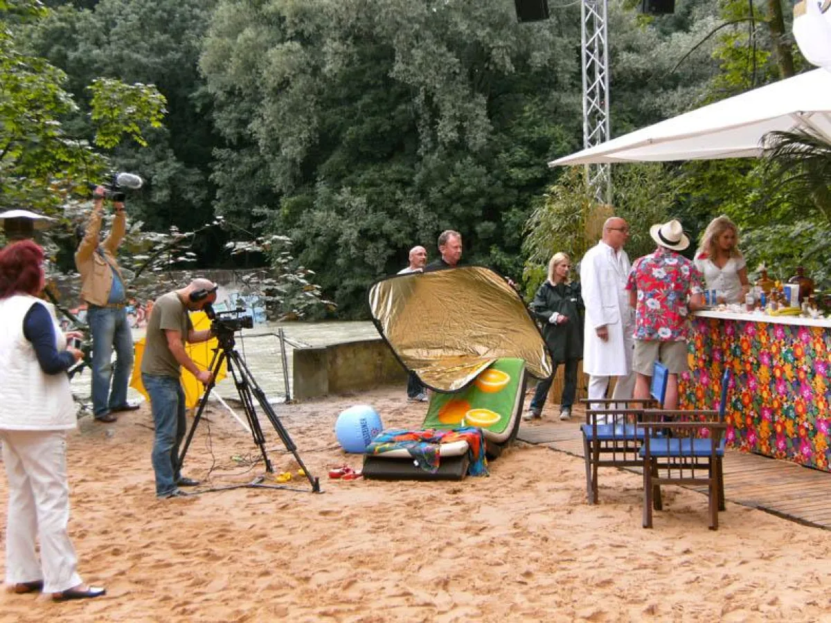 Urologen am Set: Momentaufnahme von den Dreharbeiten des Films ?Der Strandurologe?.