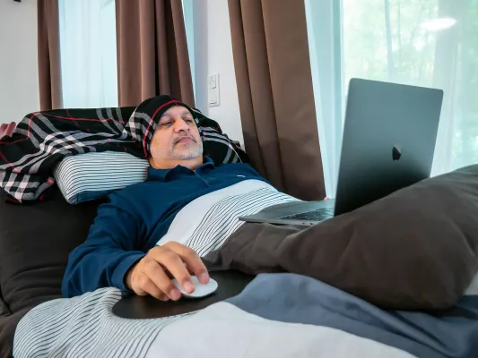 Bild: Schwerbehinderter leitet ein international erfolgreiches Unternehmen