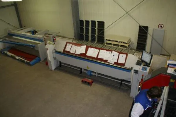 Bild: Abkantungen auf Wunschmaß direkt aus Holdorf