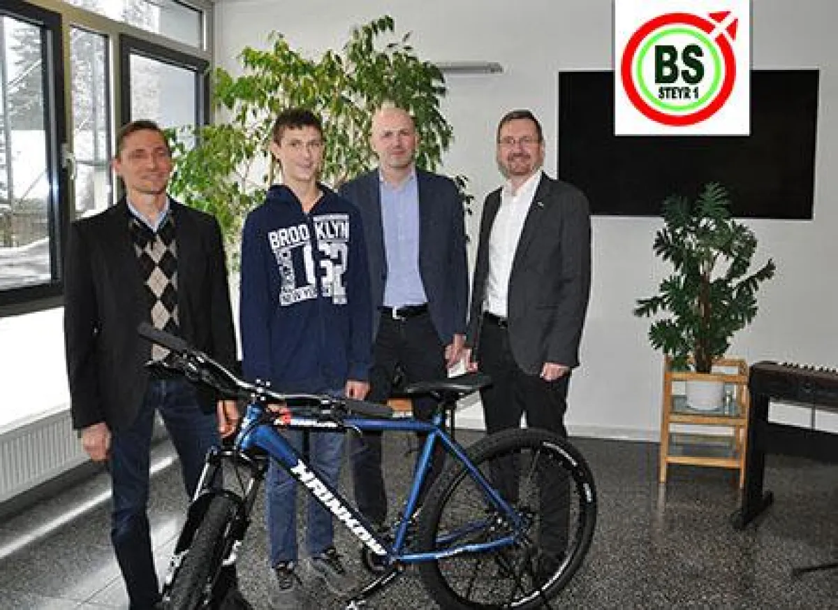 Gewinner Nick Lechner, Ing. Norbert Neidlinger, DI Johannes Haager, Dipl.-Ing. Christoph Stoiber