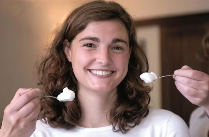 Bild: Dessertgenuss trotz Frühjahrskur: Gibt es eine Alternative zum klassischen „Sahnehäubchen“?