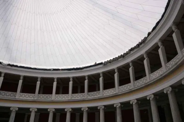 Bild: Langzeit-Installation im Zappeion Athen von Magic Sky und Megaforce