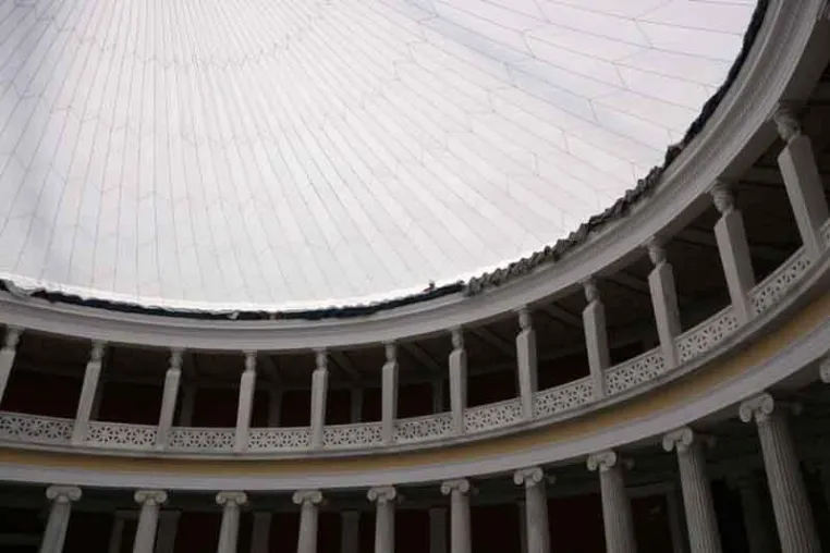 Langzeit-Installation im Zappeion Athen von Magic Sky und Megaforce Bild: Langzeit-Installation im Zappeion Athen von Magic Sky und Megaforce