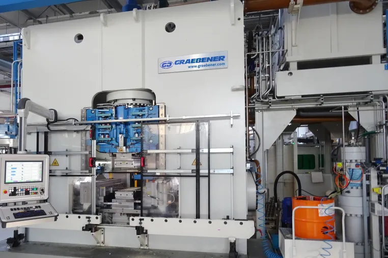 Bild: All-in-One-Lösung für automatisierte Herstellung von Kupferfittings