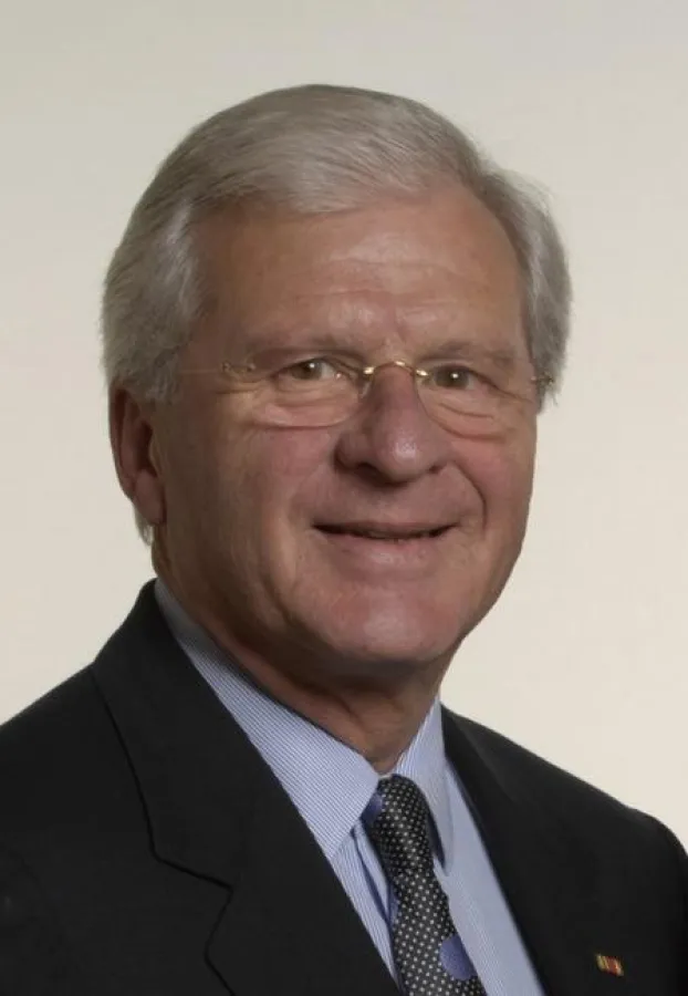 Fordert eine Prämie für den Abriss von unzeitgemäßem Wohnraum in Bayern: Kastulus Bader, Präsident des Bayerischen Ziegelindustrieverbandes.  (Foto: Bayerischer Ziegelindustrieverband (BZV))