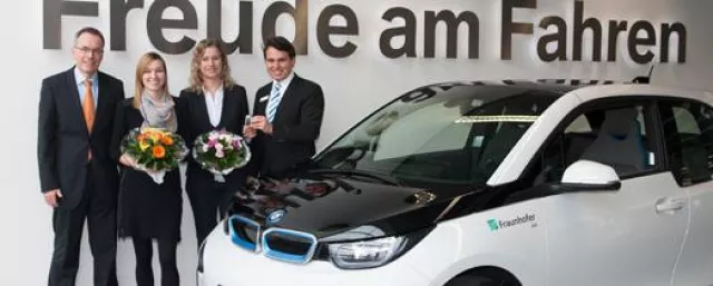 Bild: Erster BMW i3 am Fraunhofer IAO für Shared E-Fleet