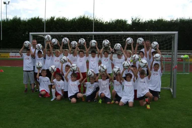 FutureSport präsentiert die Kinderfußballtage 2012 Bild: FutureSport präsentiert die Kinderfußballtage 2012
