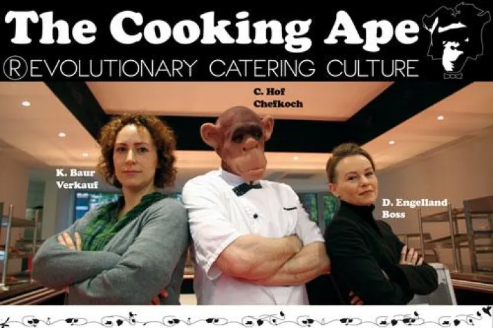 Bild: Der kochende Menschenaffe kultiviert nun auch das Schulcatering