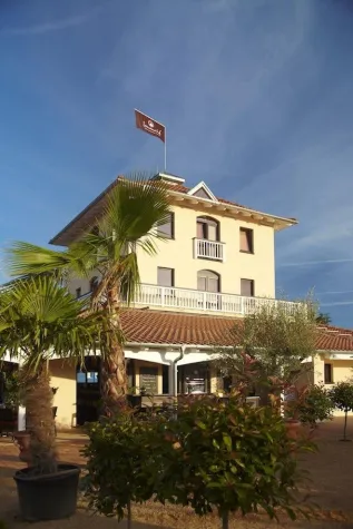 Bild: Der einzig wahre Osterhase ist zu Besuch im Restaurant Seensucht