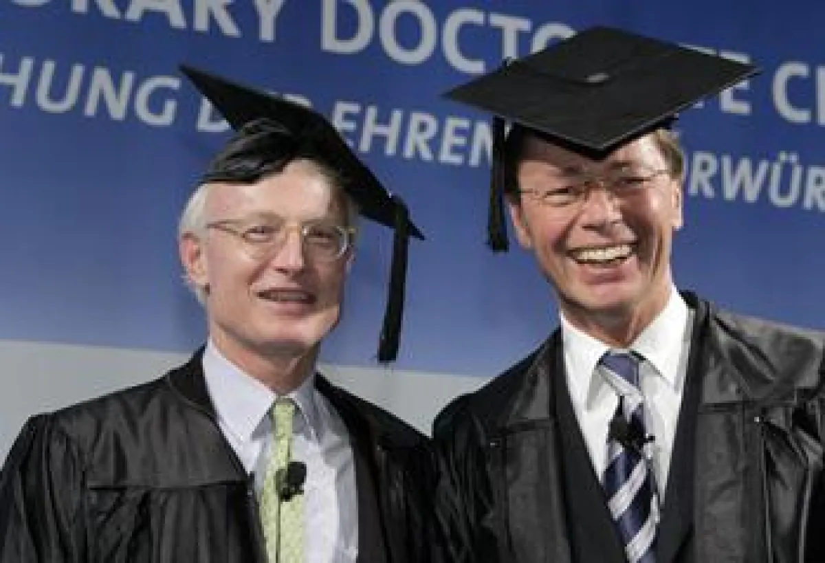 Ehrendoktorwürde der Handelshochschule Leipzig (HHL) für Prof. Michael E. Porter, PhD (links), und Dr. Thomas Middelhoff (rechts)
