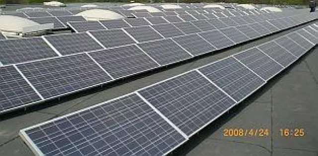 Photovoltaik-Anlage geht in Mönchengladbach-Güdderath ans Netz Bild: Photovoltaik-Anlage geht in Mönchengladbach-Güdderath ans Netz