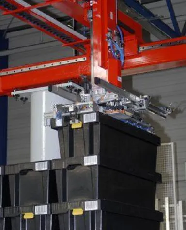 Bild: Sicher und sequenzgenau ans Montageband der Daimler AG