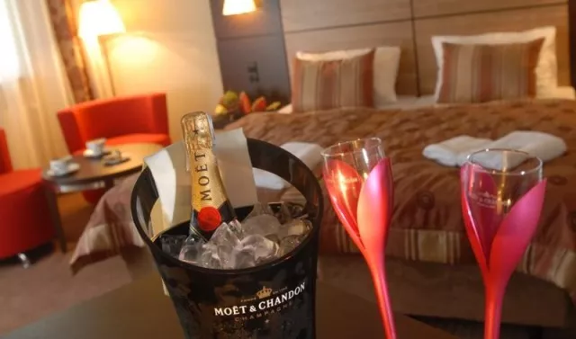 Bild: Romantisches Wellness-Wochenende in Polen: Romantik und Entspannung pur für die Zweisamkeit in SPA-Hotels