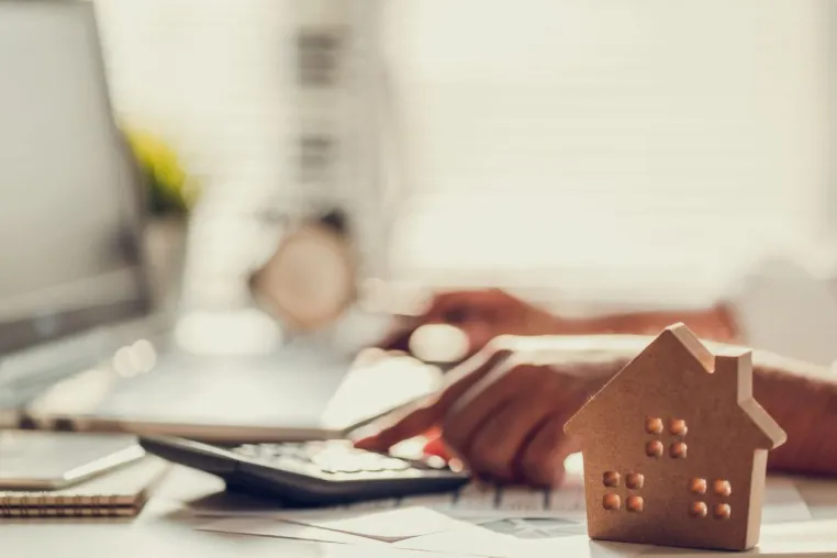Dr. Rudolf Flösser erklärt: Immobilienfinanzierung für Ausländer in der Schweiz Bild: Dr. Rudolf Flösser erklärt: Immobilienfinanzierung für Ausländer in der Schweiz
