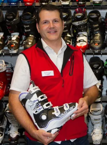 Markus Lutz – Der neue Skischuhtechniker bei Intersport Eisert in Erlangen Bild: Markus Lutz – Der neue Skischuhtechniker bei Intersport Eisert in Erlangen