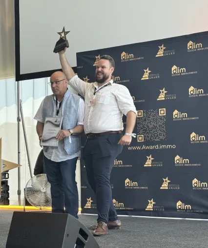 Bild: IMMO AWARD 2026: W.O. wohnrechner.online GmbH für Wohnflächenberechnung per App ausgezeichnet