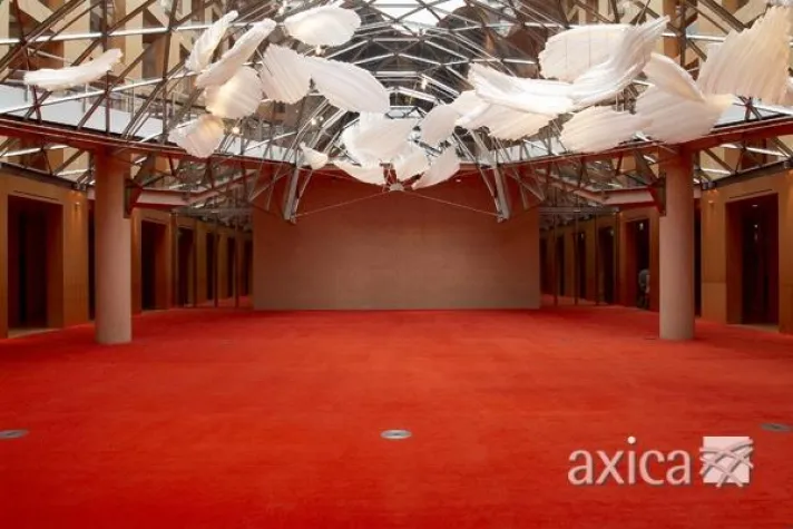 Wir rollen den NEUEN roten Teppich aus Bild: Wir rollen den NEUEN roten Teppich aus