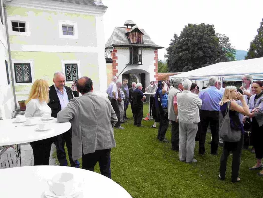 Bild: Erinnerung an den Burgherren, Dr. Jörg Mauthe (1924 bis 1986)