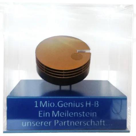 Goldener Rauchwarnmelder für BRUNATA-METRONA Bild: Goldener Rauchwarnmelder für BRUNATA-METRONA